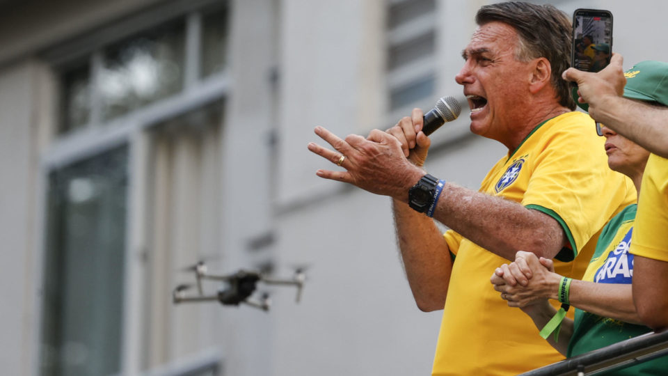 Bolsonaro fala em pacificação do país em discurso para multidão na Paulista