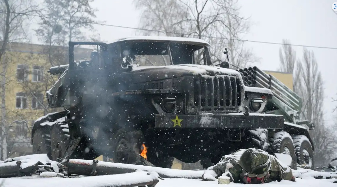 Ucrânia: guerra completa 2 anos com fracasso de sanções contra Rússia