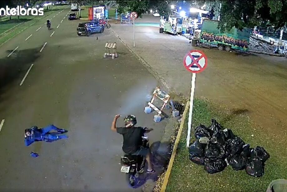 Vídeo: em barreira policial, PM é atropelado por moto em evento de influencer digital