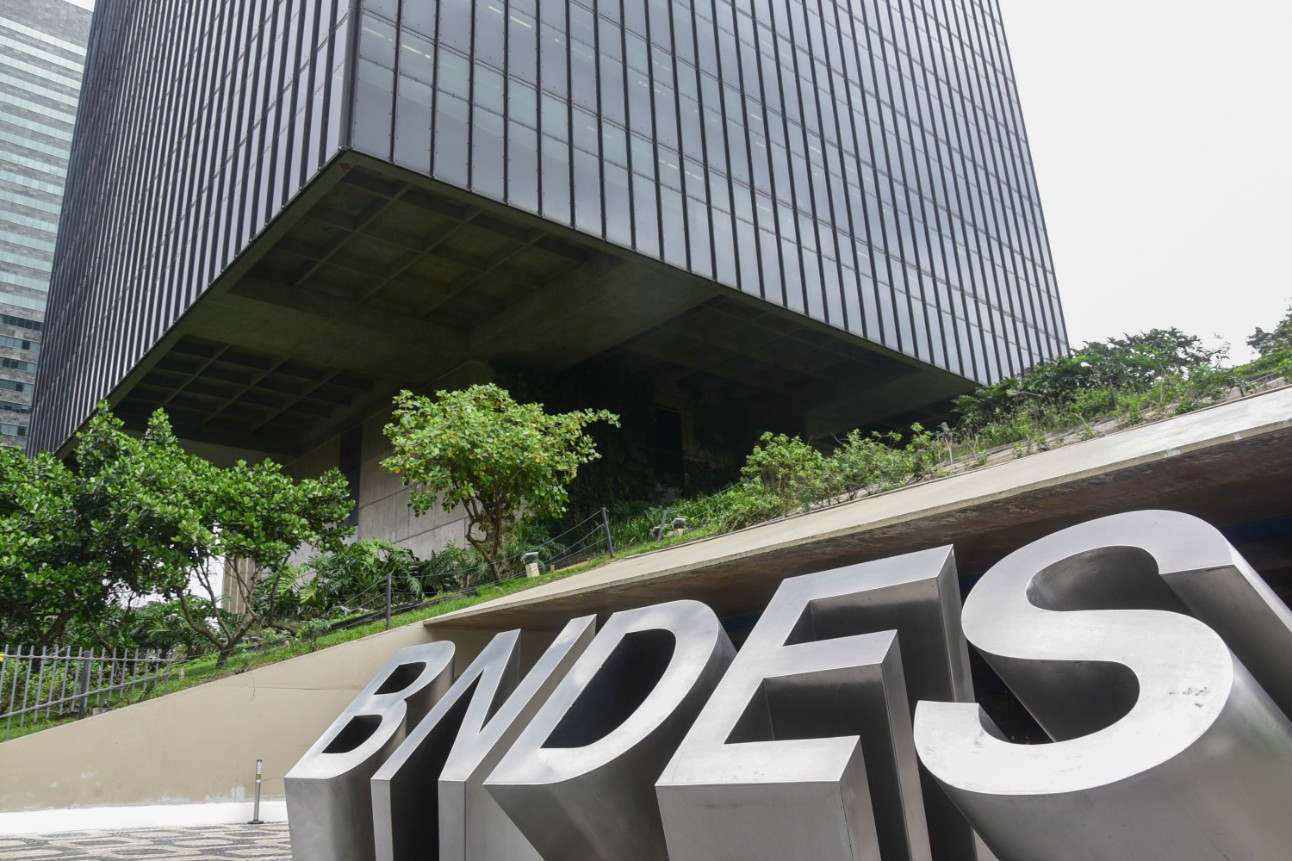 Dinheiro do BNDES para indústria reacende temores; governo diz que desta vez será diferente