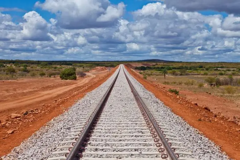 Acordo entre Sonia Guajajara e Renan Filho impactará obra da Ferrogrão