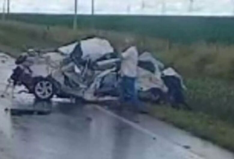 Homem que morreu ao capotar e bater de frente com caminhão tinha 54 anos