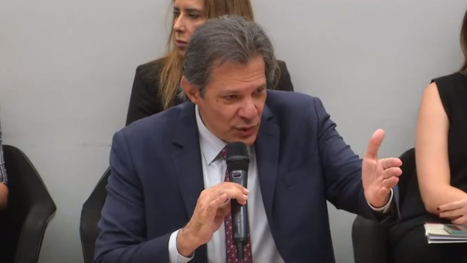 Haddad critica Bolsonaro e diz que governo “herdou” problema fiscal de R$ 300 bilhões