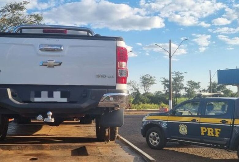 Caminhonete furtada no interior de Minas Gerais é recuperada em Dourados