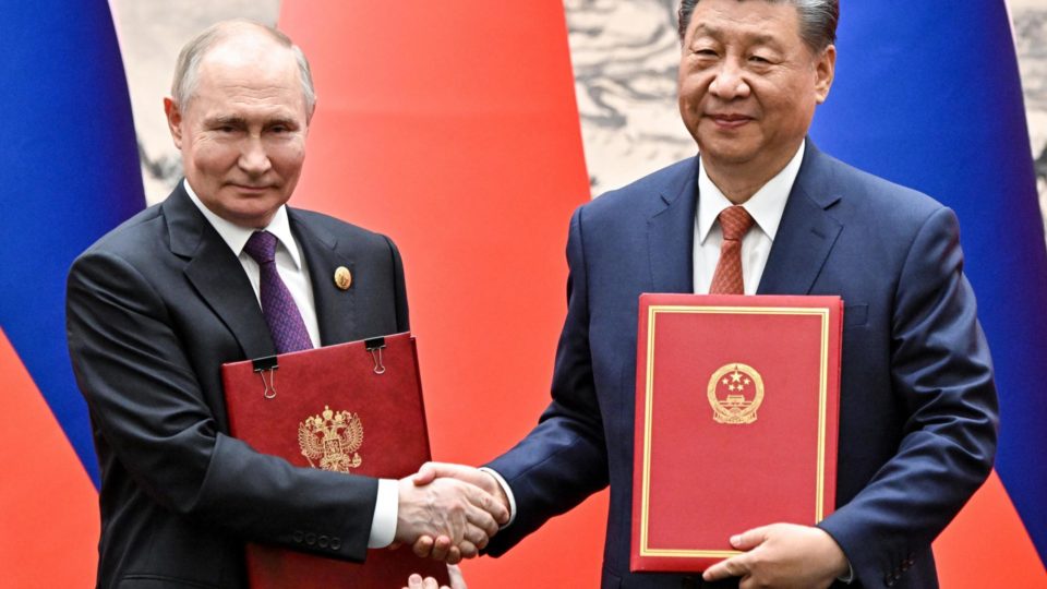 Rússia e China reafirmam parceria estratégica na política externa