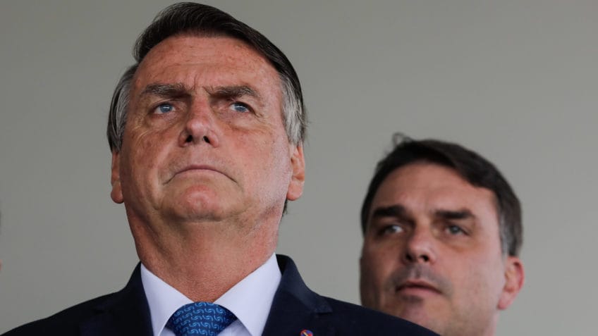 PF segue sendo usada para perseguir Bolsonaro, diz Flávio