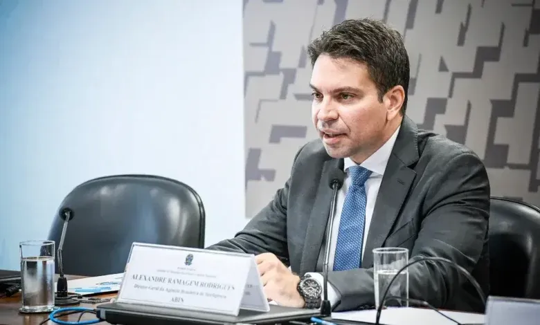 Ramagem nega interferência em caso de Flávio Bolsonaro e critica investigação da PF