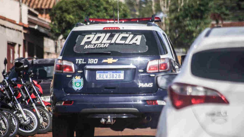 Homem é preso ao se masturbar na frente de crianças em creche