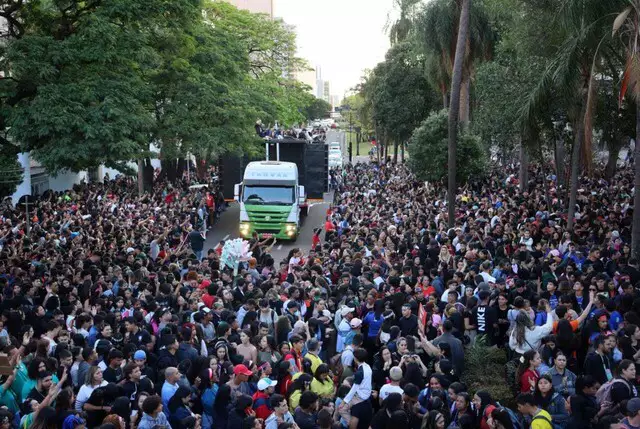 Com direito a trio elétrico, devotos dão início ao trajeto da Marcha para JesusCelebração teve início na Praça do Rádio e segue para a orla do Parque das Nações Indígenas