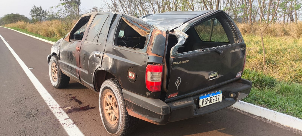 Homem perde o controle de veículo, colide com mureta e fica em estado grave