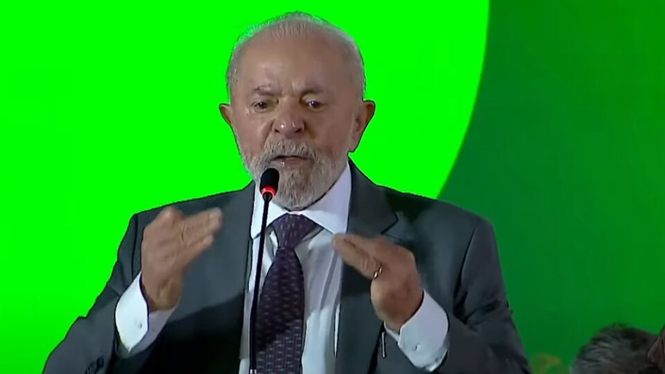 Lula volta a dizer que Israel faz “chacina” em Gaza e “agora invasão no Líbano”