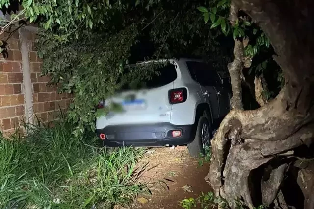 Rapaz foge com carro roubado e acaba morto pela Polícia Militar