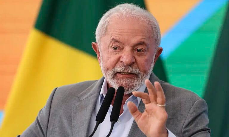 Lula ataca os EUA e insiste em enfraquecer o dólar
