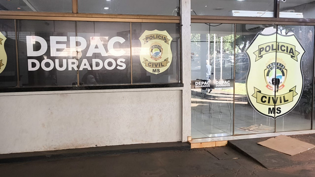 Homem é preso após furtar moto e esconder TV em matagal em Dourados