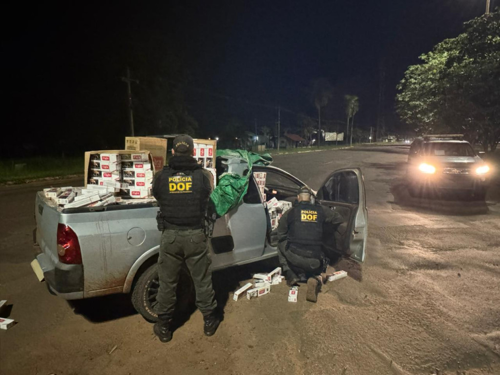 Rapaz é preso com veículo carregado com 2 mil pacotes de cigarros